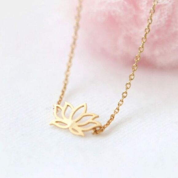 Lotus Pendent Necklace Gold - Picture 4 of 11